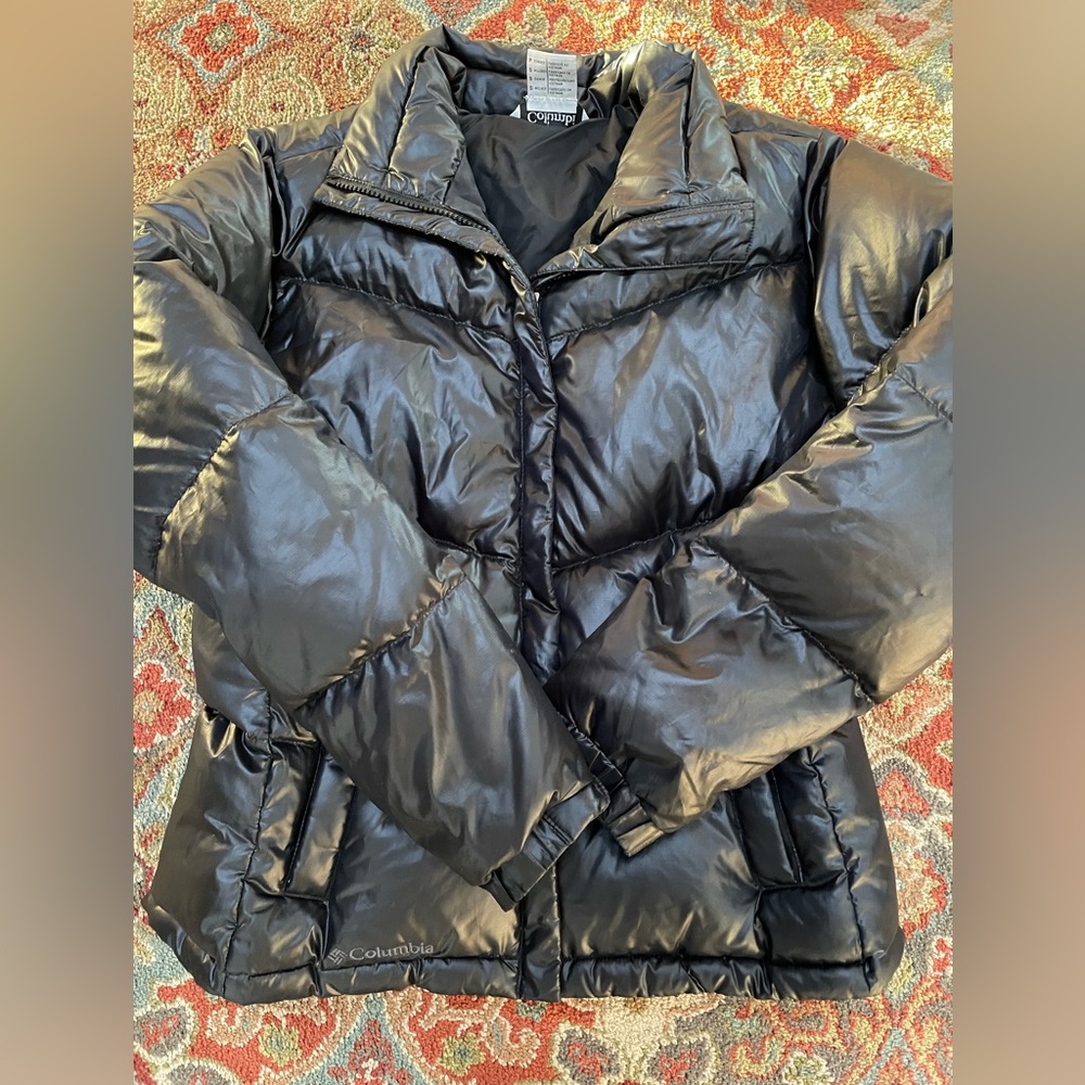 Like new Columbia Women's black puffer jacket